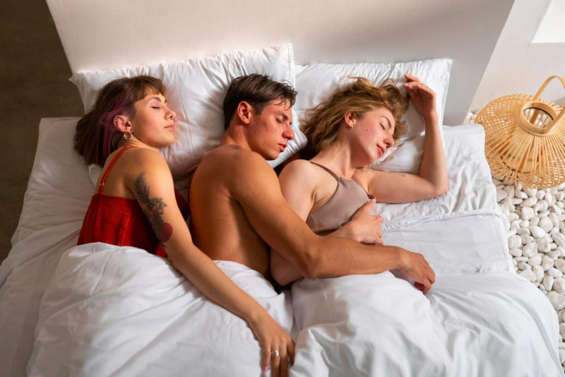 Comment réussir son premier trio ? Les conseils pratiques pour débutant.e.s
